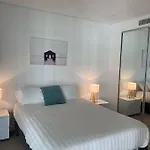Stunning One Bedroom St Leonards Atc010806