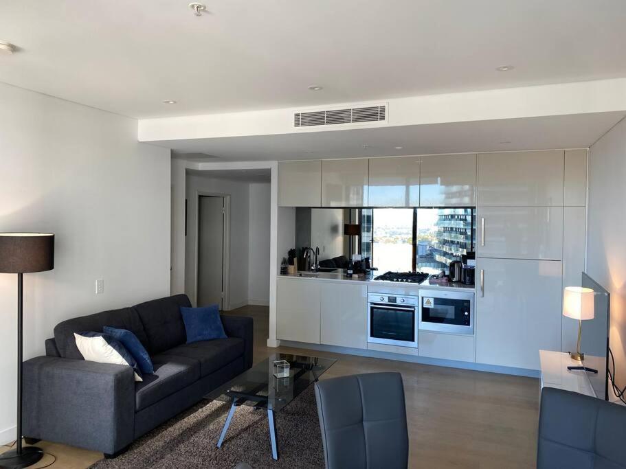 Stunning One Bedroom St Leonards Atc010806
